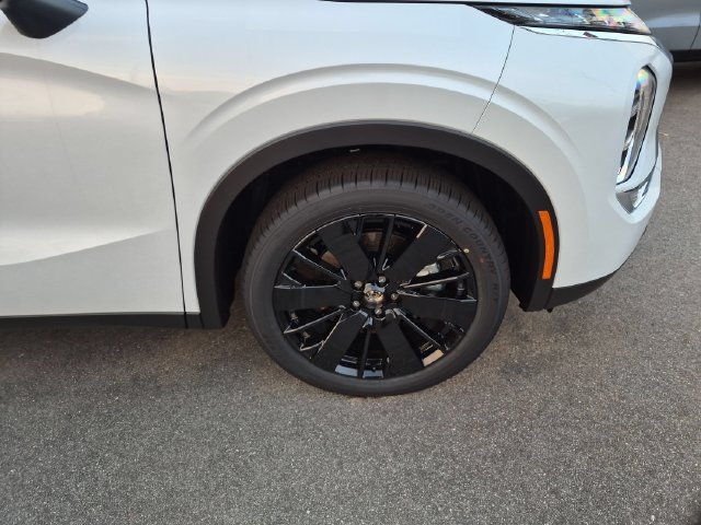 New 2026 Mitsubishi Outlander LE FWD image 10