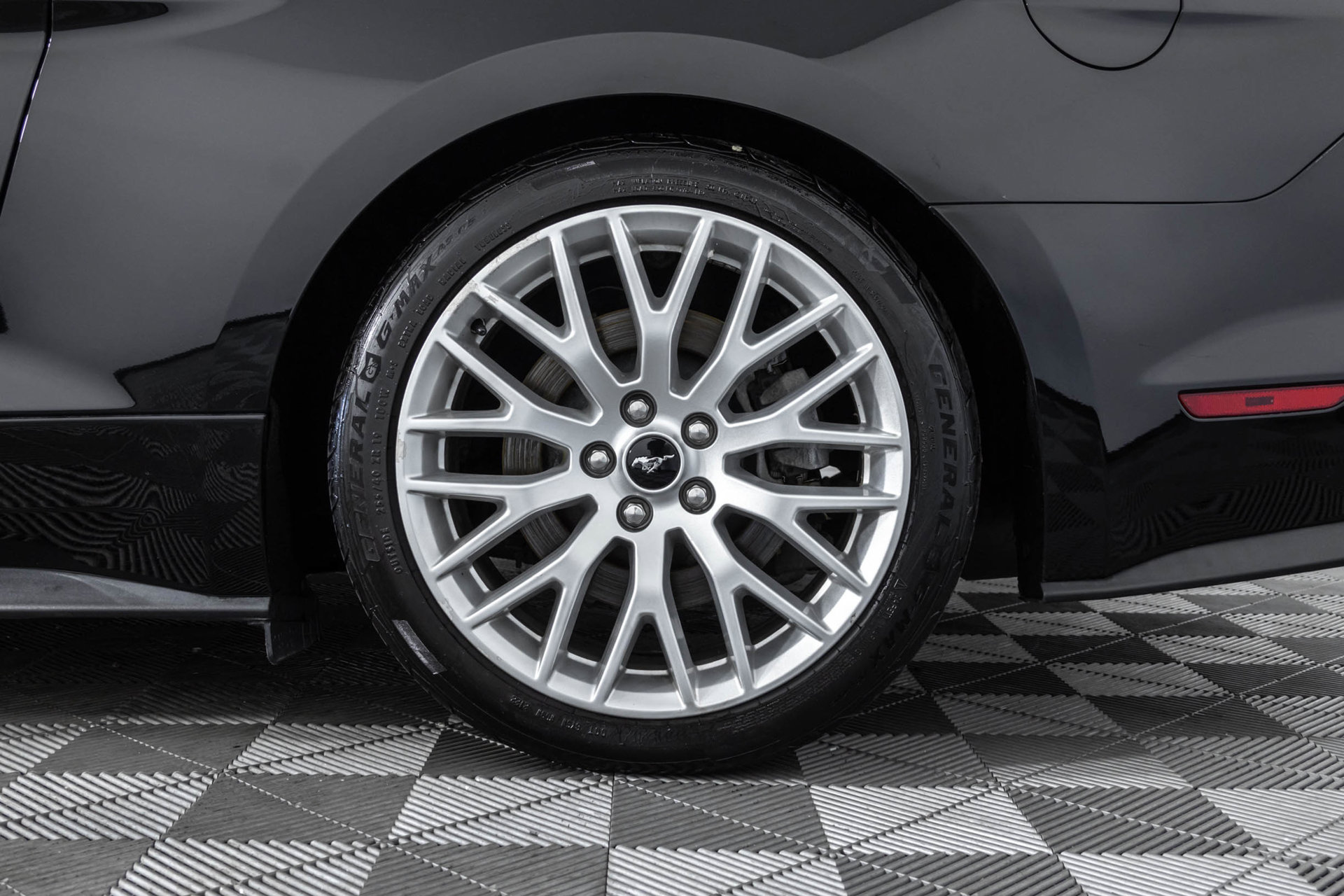 Used 2016 Ford Mustang GT Premium w/ Equipment Group 401A RWD image 41