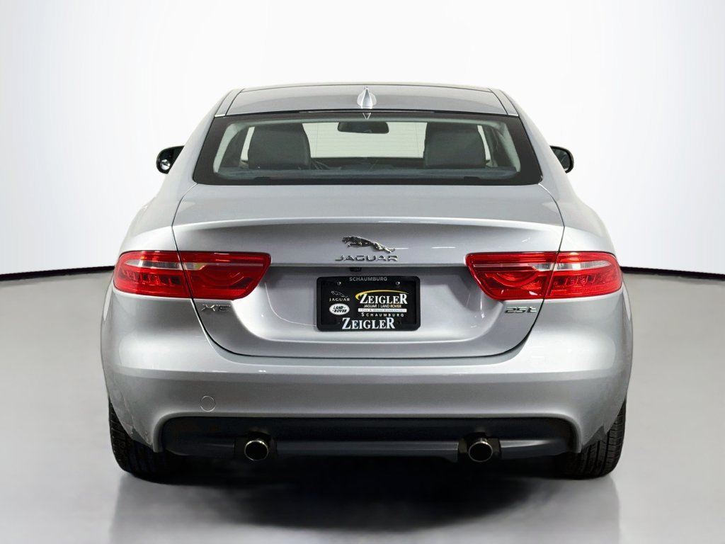 Used 2018 Jaguar XE RWD image 6