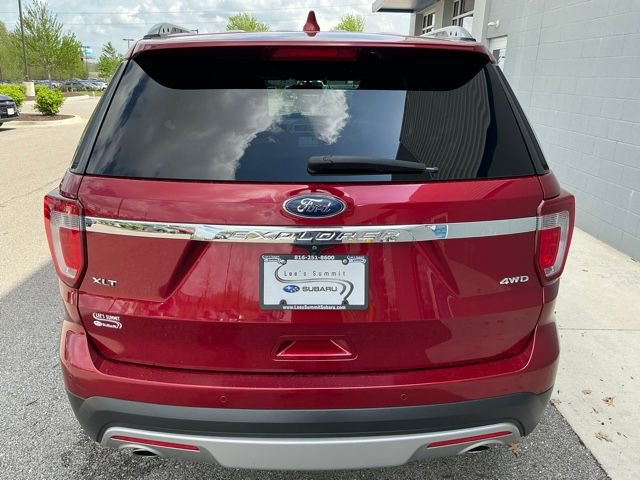 Used 2017 Ford Explorer XLT w/ Equipment Group 202A image 3