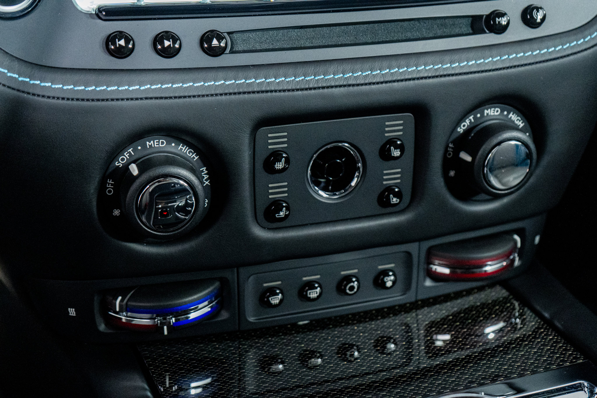 Used 2020 Rolls-Royce Wraith image 42