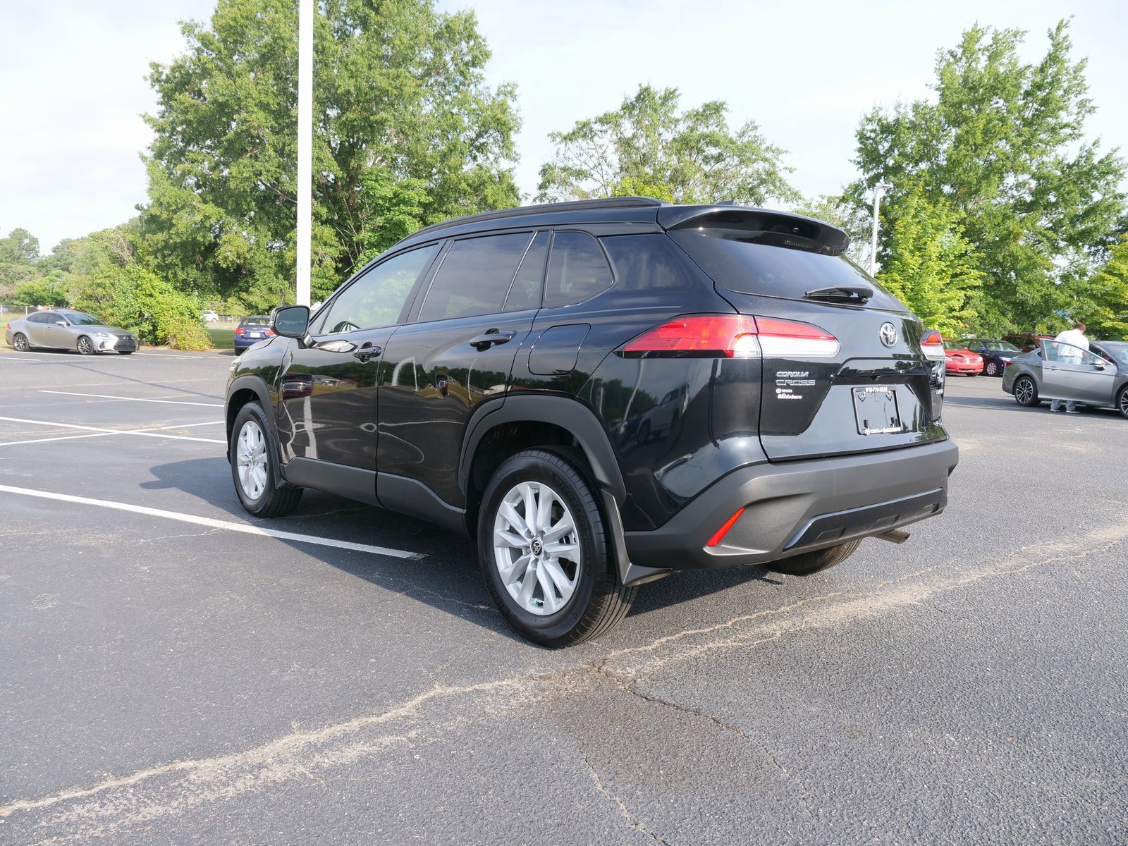 Used 2024 Toyota Corolla Cross LE image 6