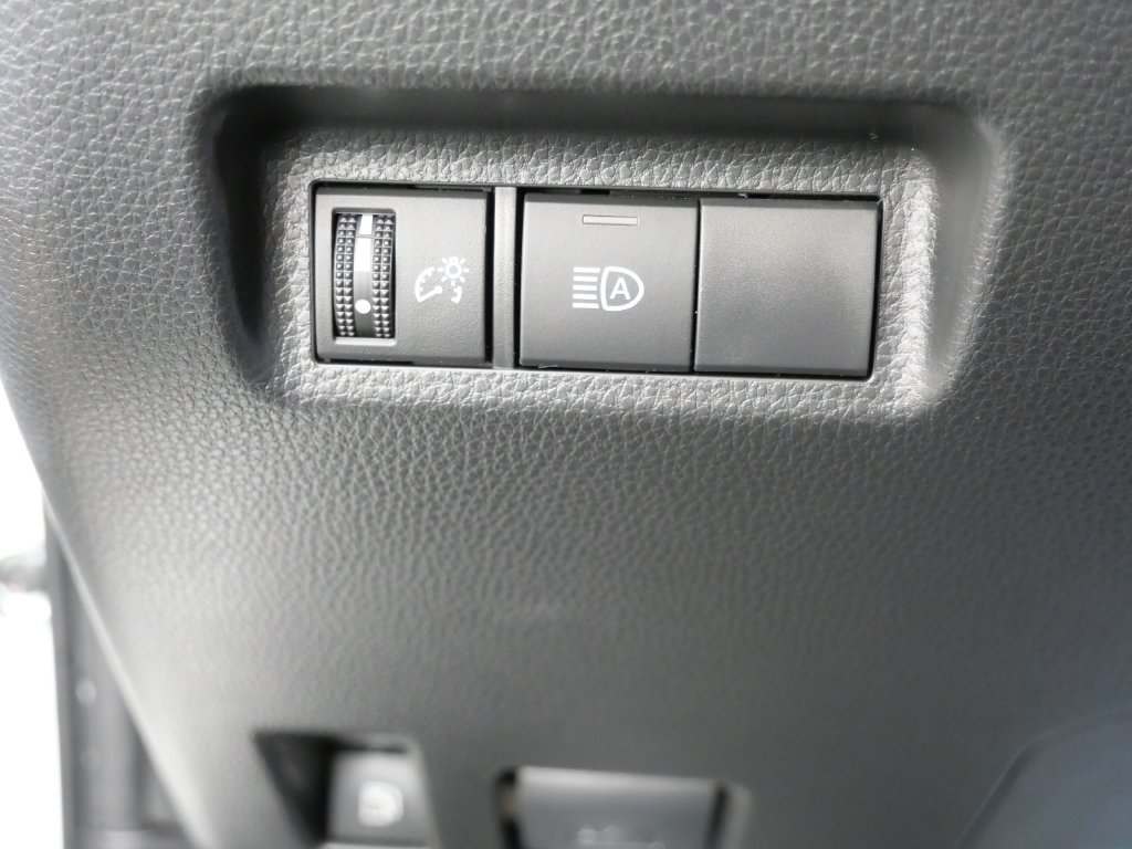 Certified 2025 Toyota RAV4 LE AWD/4WD image 27
