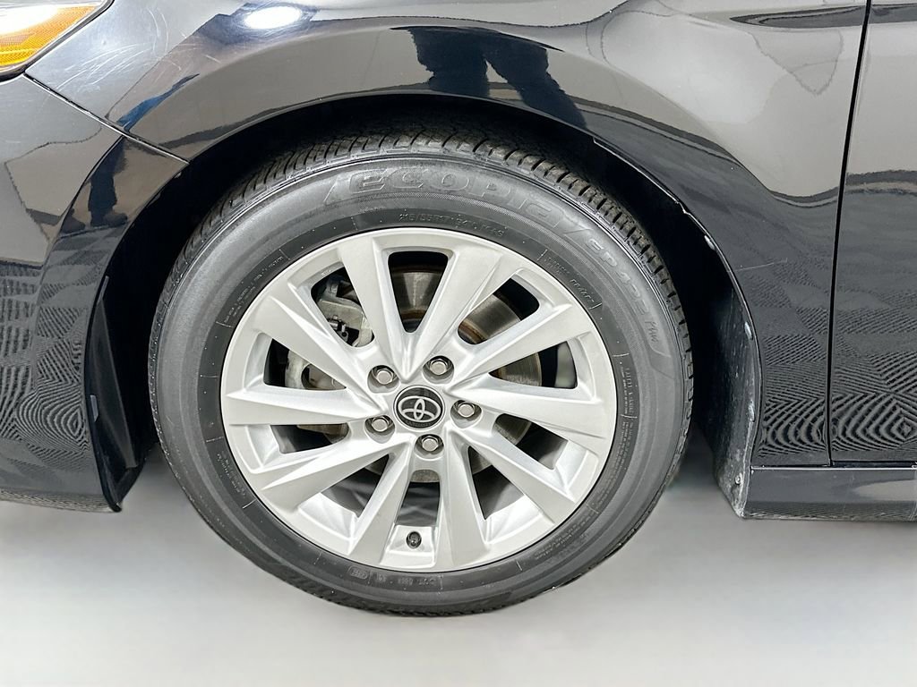 Used 2022 Toyota Camry LE image 29