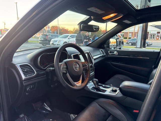 Used 2017 Jeep Grand Cherokee Trailhawk w/ Trailhawk Luxury Group AWD/4WD image 12