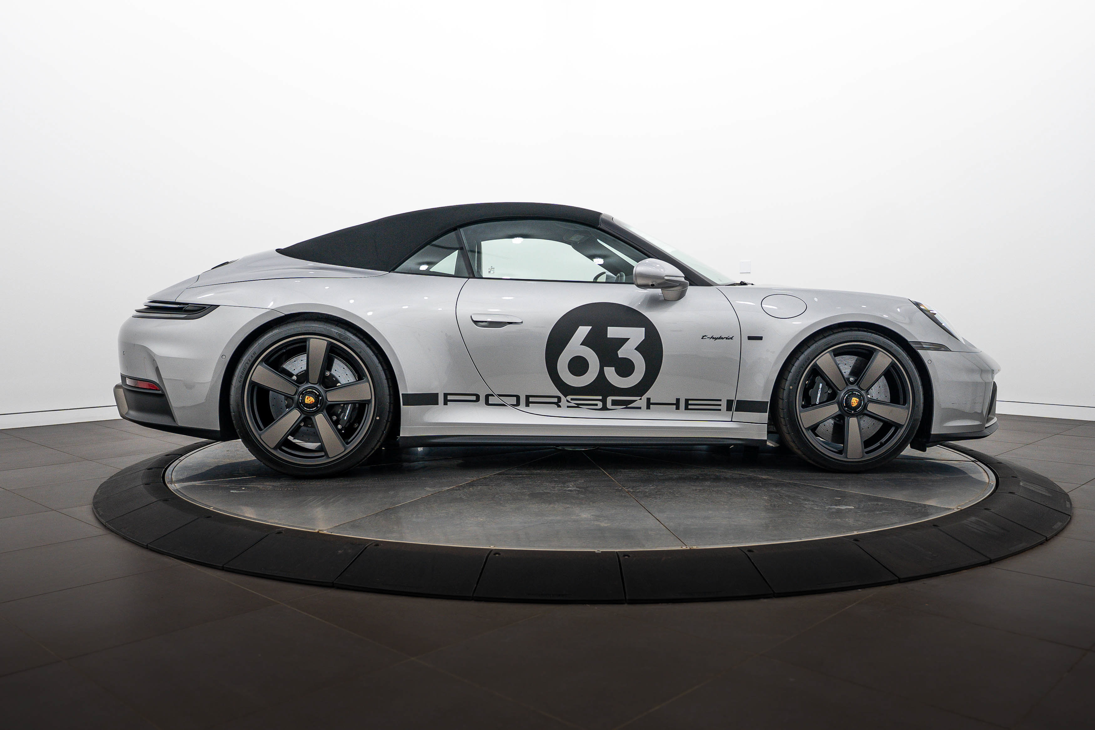 Certified 2026 Porsche 911 GTS RWD image 42