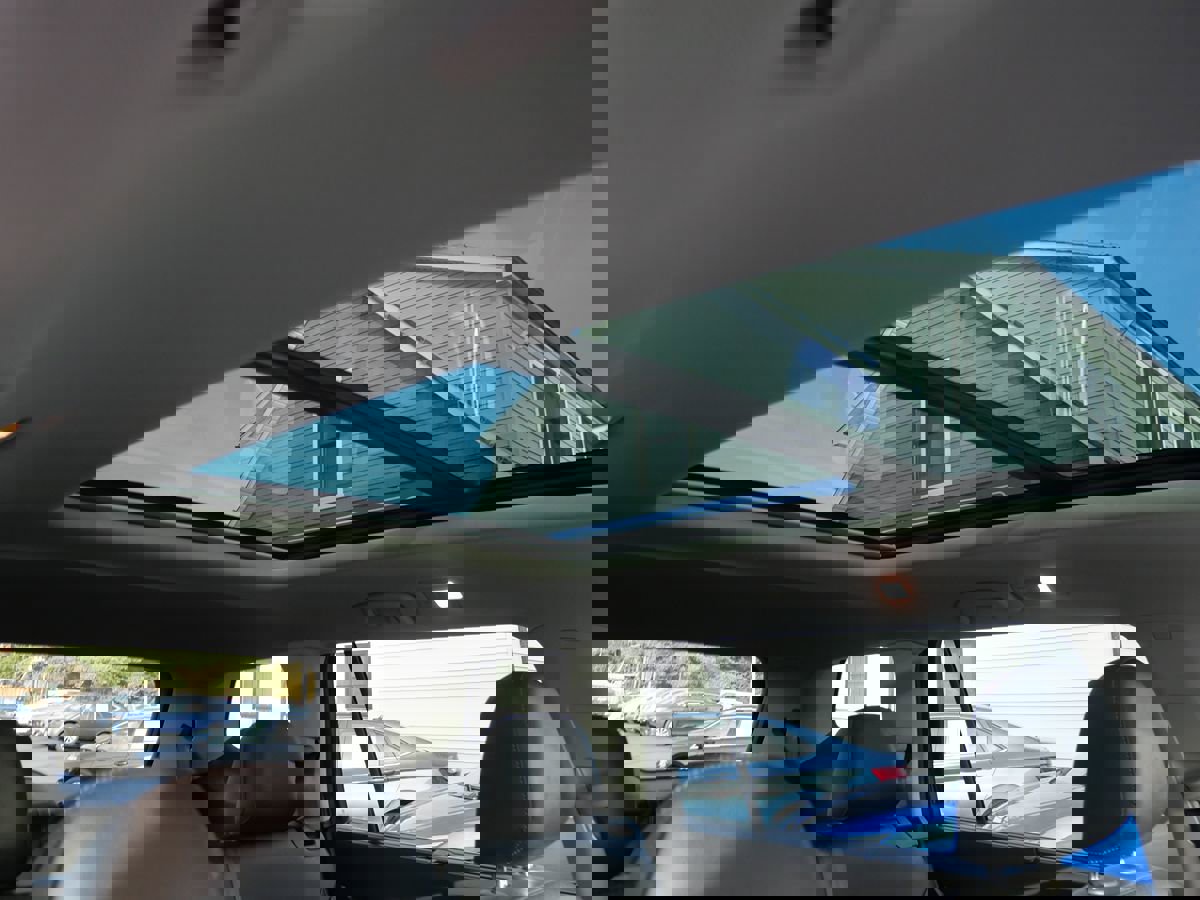 Used 2019 Volkswagen Atlas SEL R-Line image 17