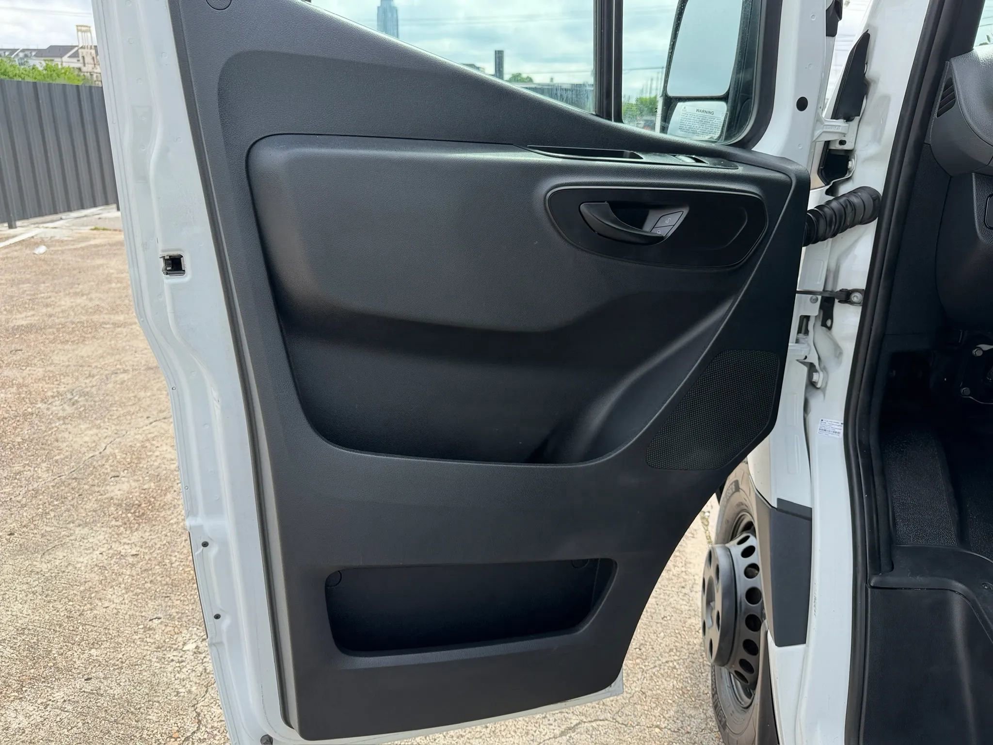 Used 2019 Mercedes-Benz Sprinter 170 Cargo image 13