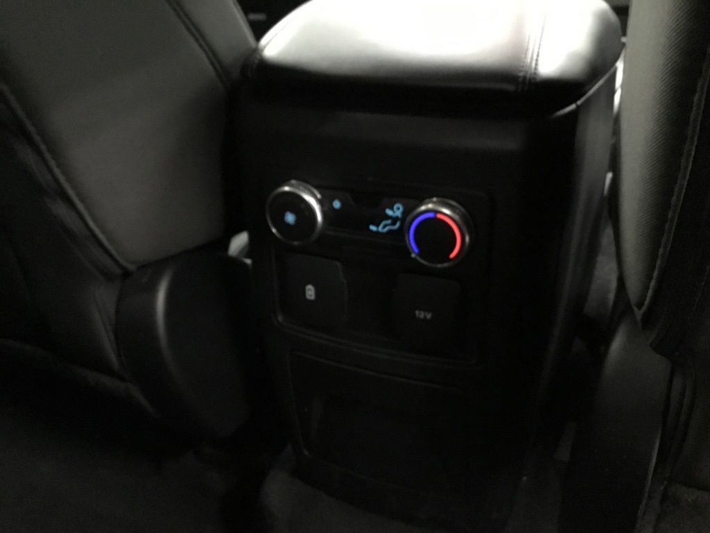 Used 2022 Ford Explorer XLT image 22