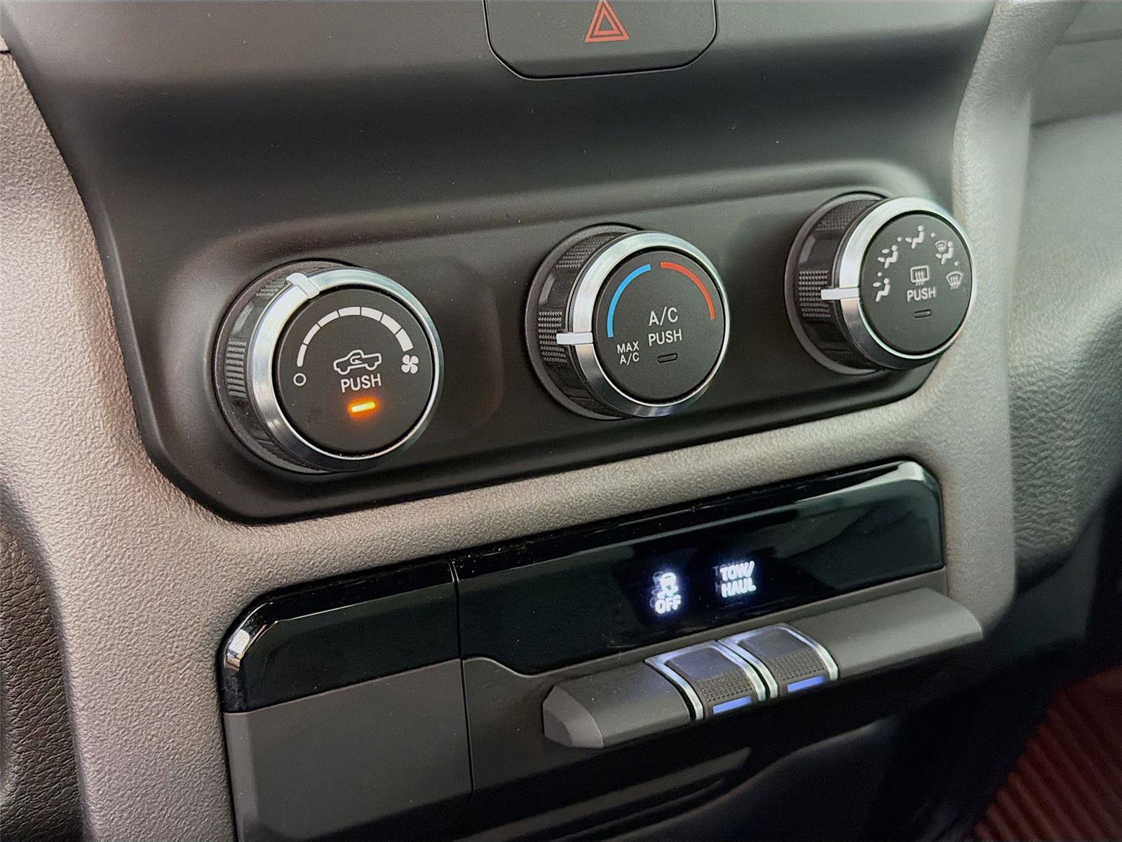 Used 2022 RAM 1500 Big Horn AWD/4WD image 16