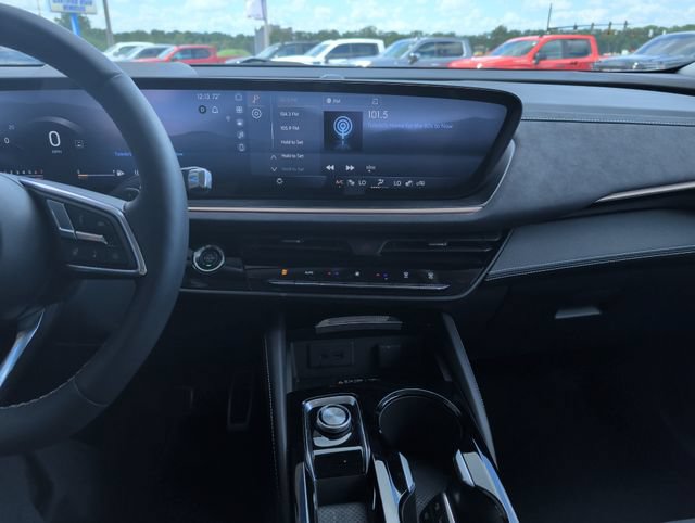 Used 2024 Buick Envision Sport Touring AWD/4WD image 18