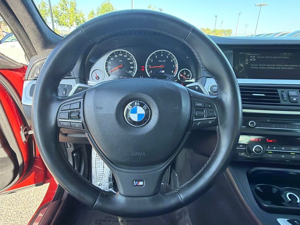 Used 2013 BMW M5 RWD image 25