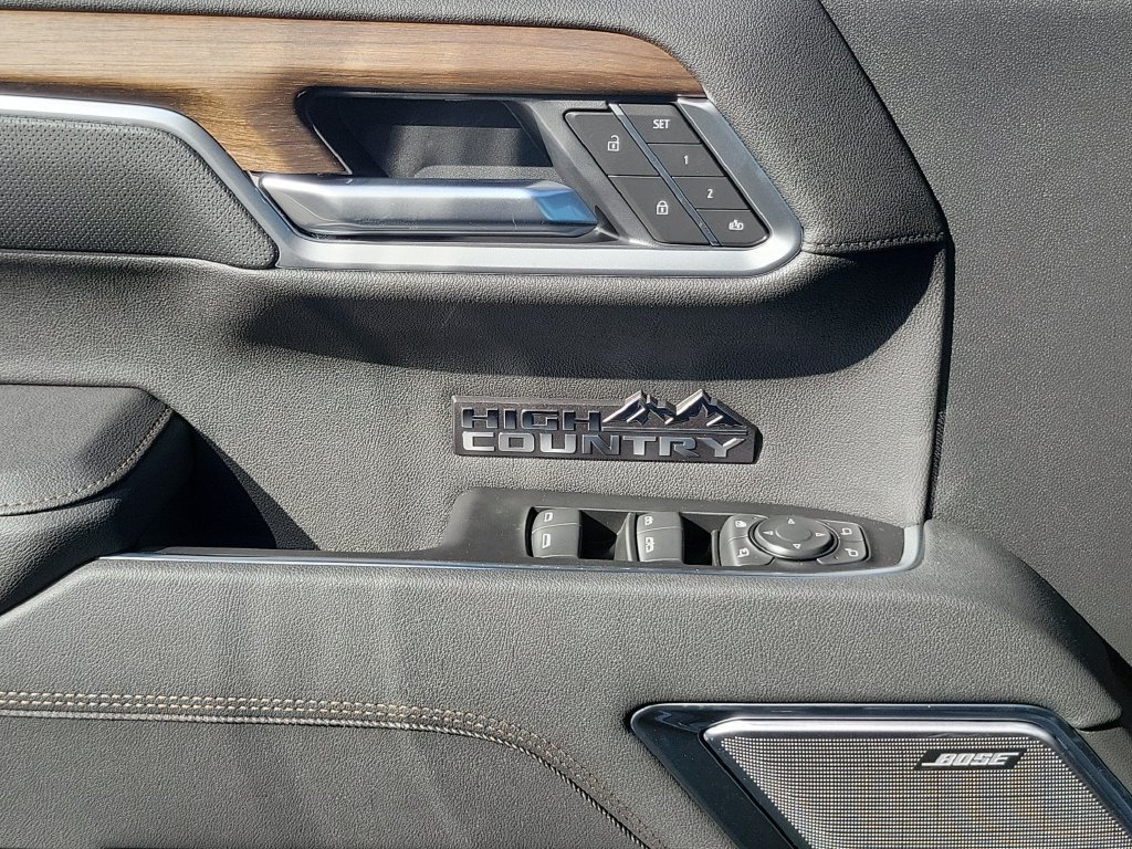 New 2026 Chevrolet Silverado 1500 High Country w/ Midnight Edition AWD/4WD image 13