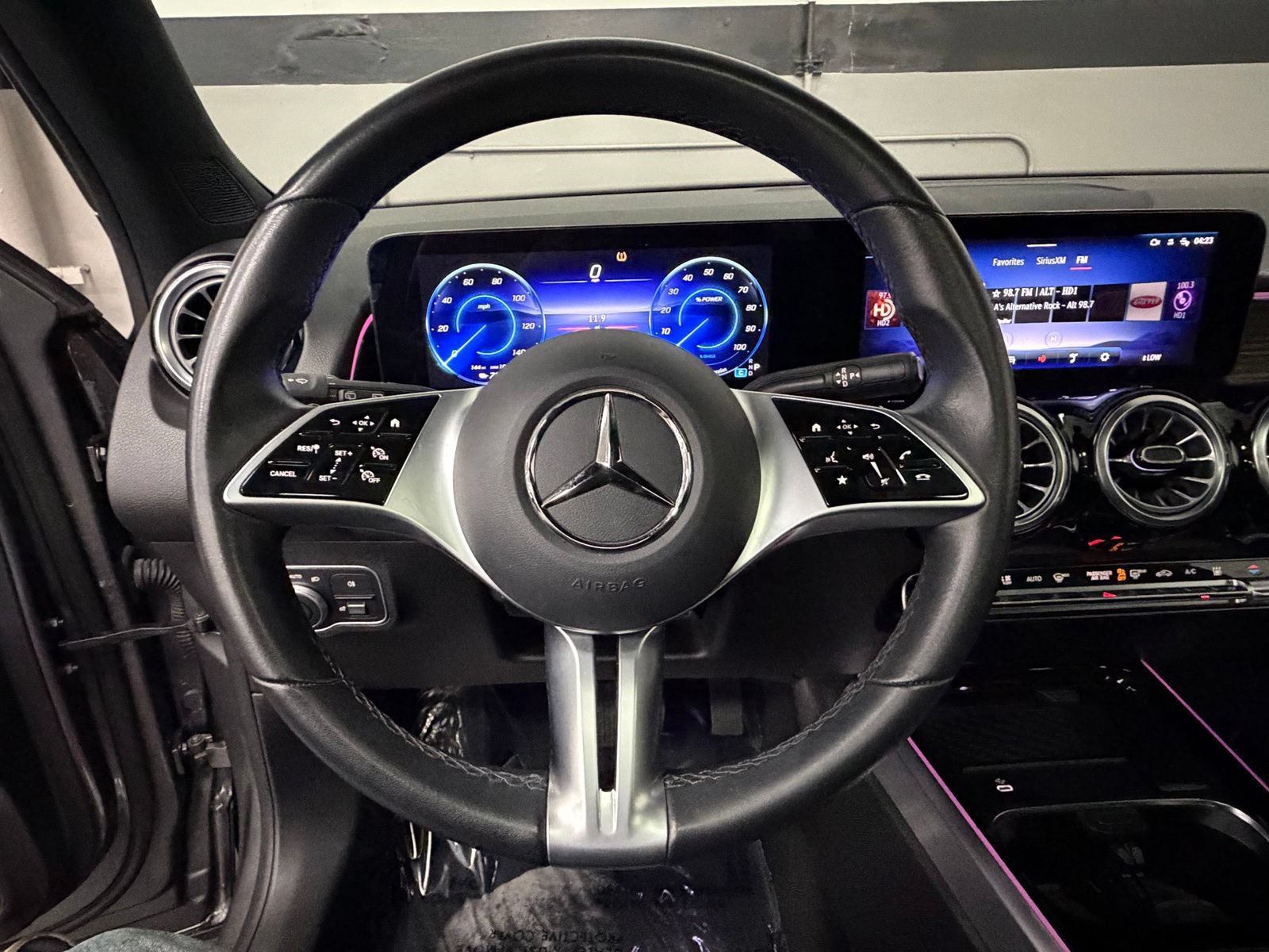 Used 2025 Mercedes-Benz EQB 300 4MATIC image 26