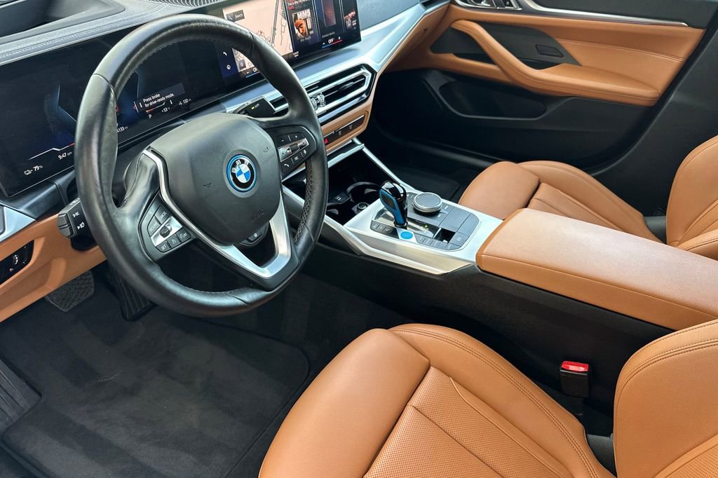 Used 2023 BMW i4 eDrive35 w/ Premium Package image 9