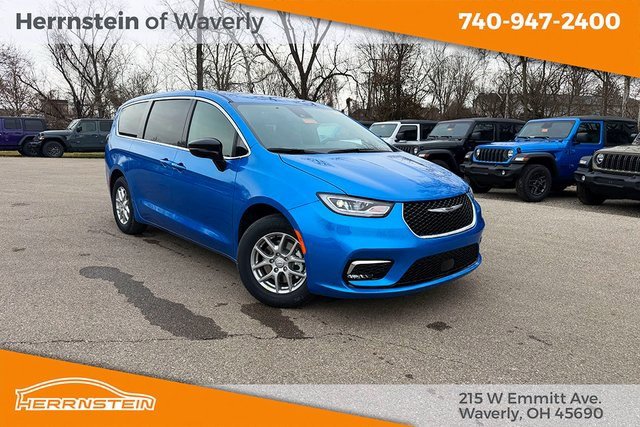 New 2026 Chrysler Pacifica Select