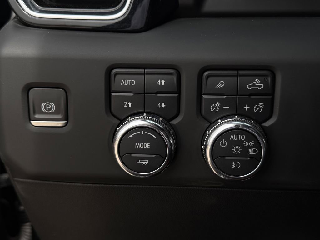 Used 2024 GMC Sierra 3500 Denali Ultimate image 23