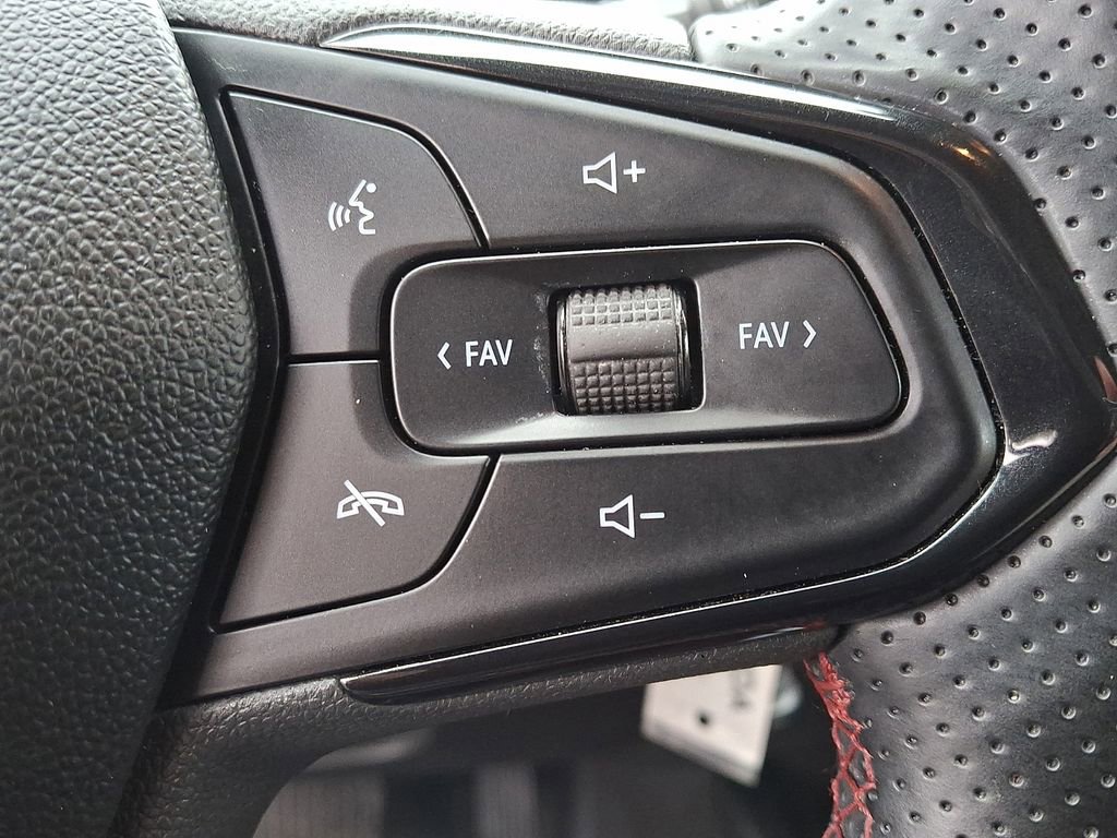 Certified 2024 Chevrolet Trax RS image 22