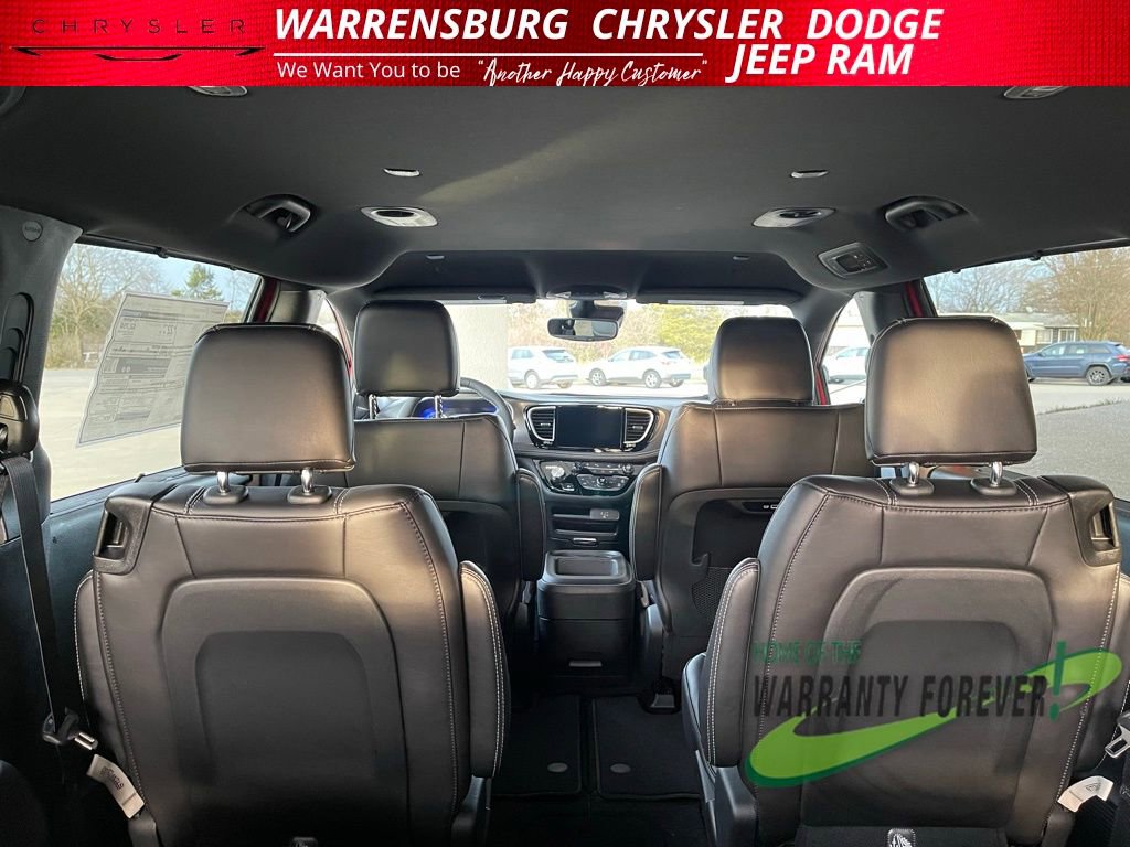 New 2026 Chrysler Pacifica Select w/ S Appearance Package image 17
