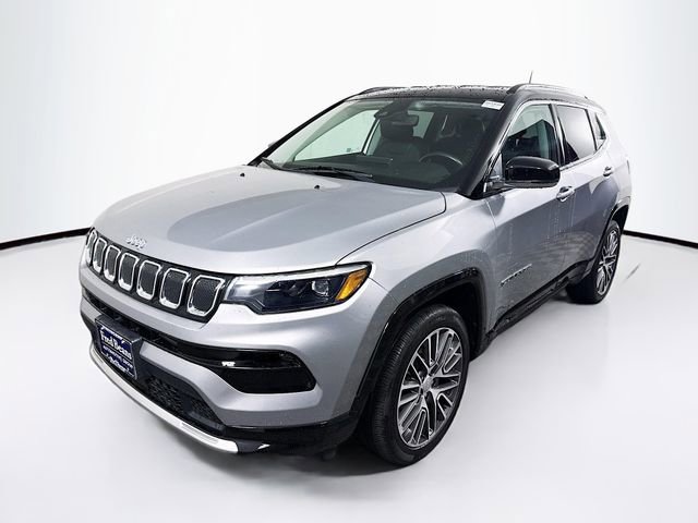 Used 2022 Jeep Compass Limited w/ Elite Group image 3