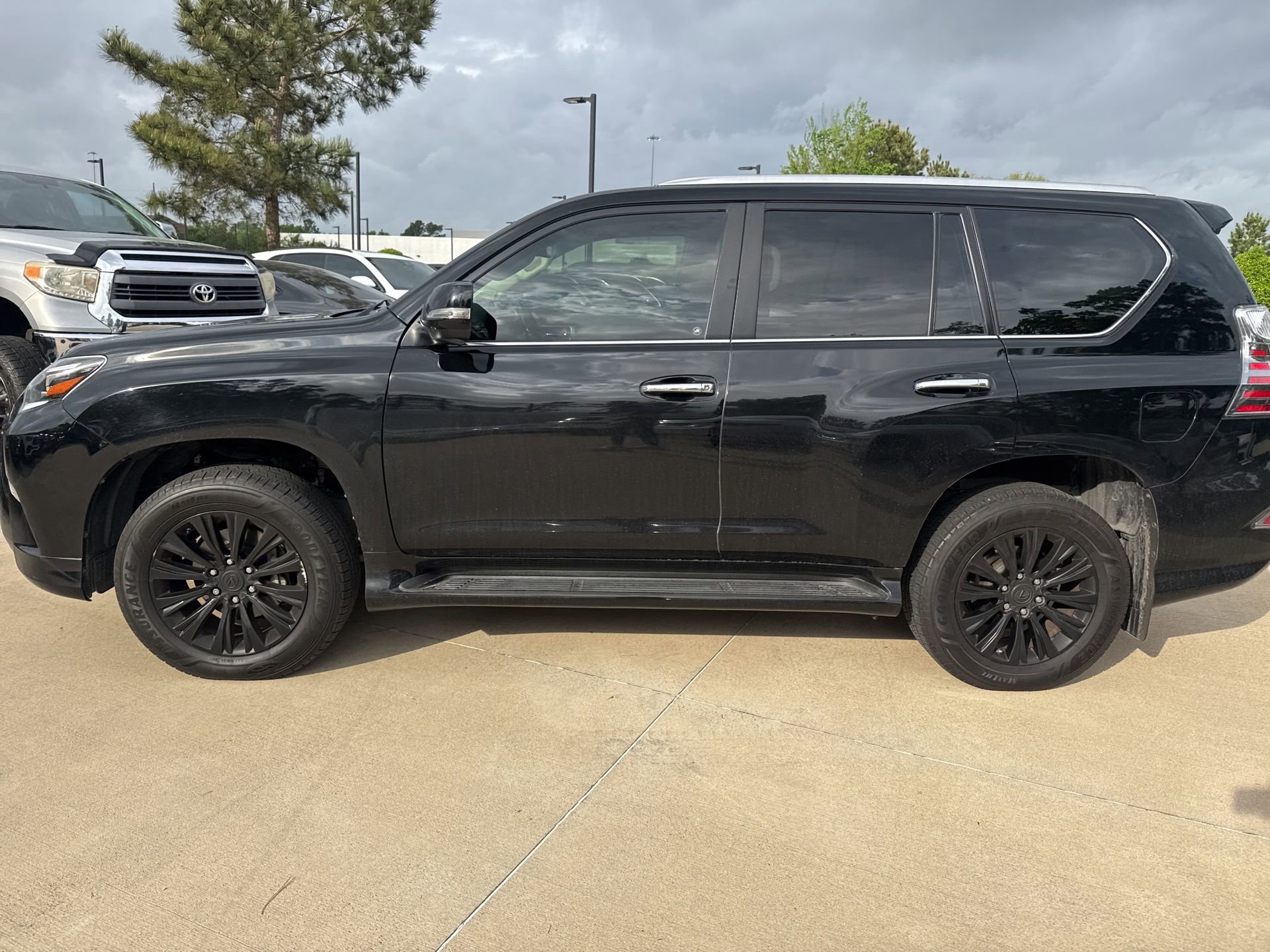 Used 2020 Lexus GX 460 Luxury w/ Accessory Package image 7