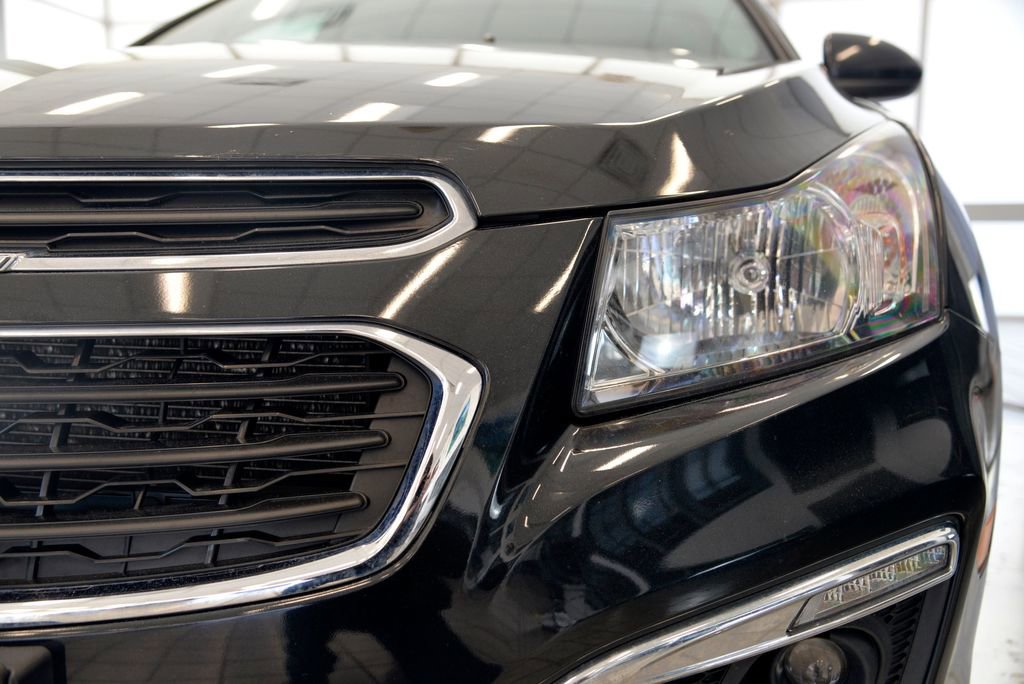 Used 2015 Chevrolet Cruze LT w/ Sun, Sound and Sport Package image 11