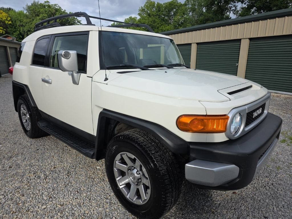 Used 2014 Toyota FJ Cruiser 4WD w/ Upgrade Package image 10