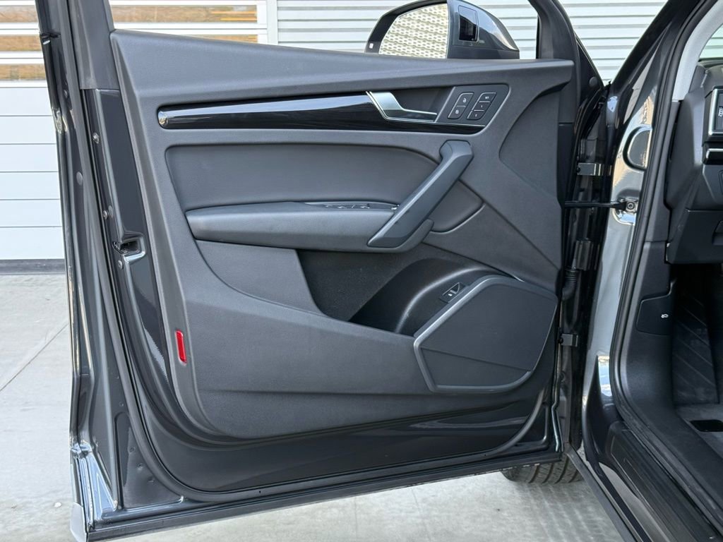 Used 2020 Audi Q5 2.0T Premium w/ Convenience Package image 21