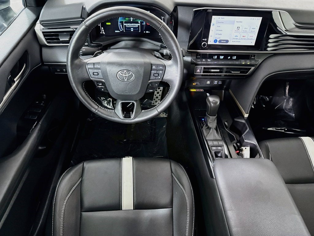 Used 2025 Toyota Camry SE FWD image 16