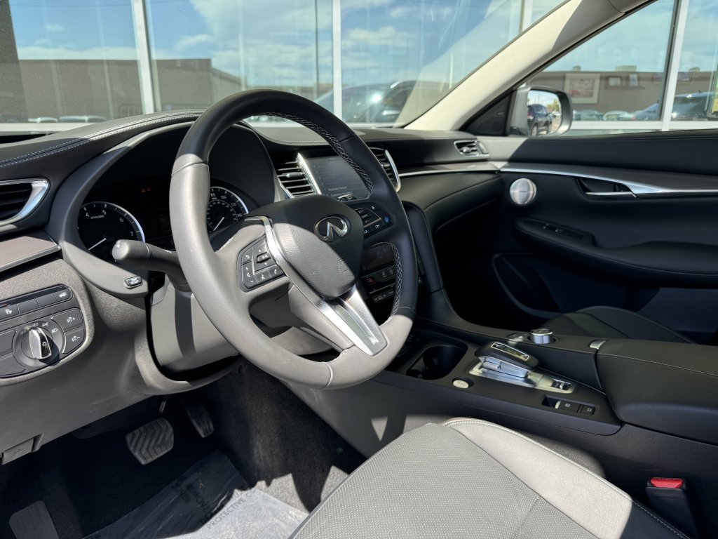 Used 2023 INFINITI QX50 Luxe image 33