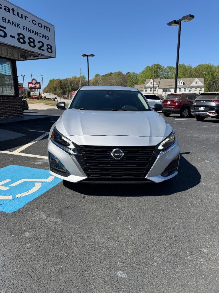 Used 2024 Nissan Altima 2.5 S FWD image 2