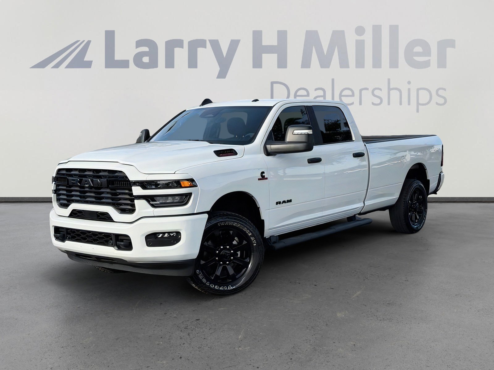 Used 2025 RAM 3500 Big Horn AWD/4WD image 1