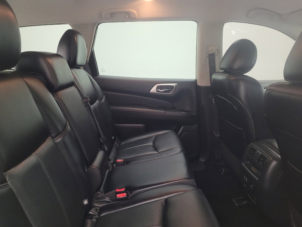 Used 2020 Nissan Pathfinder SL image 19
