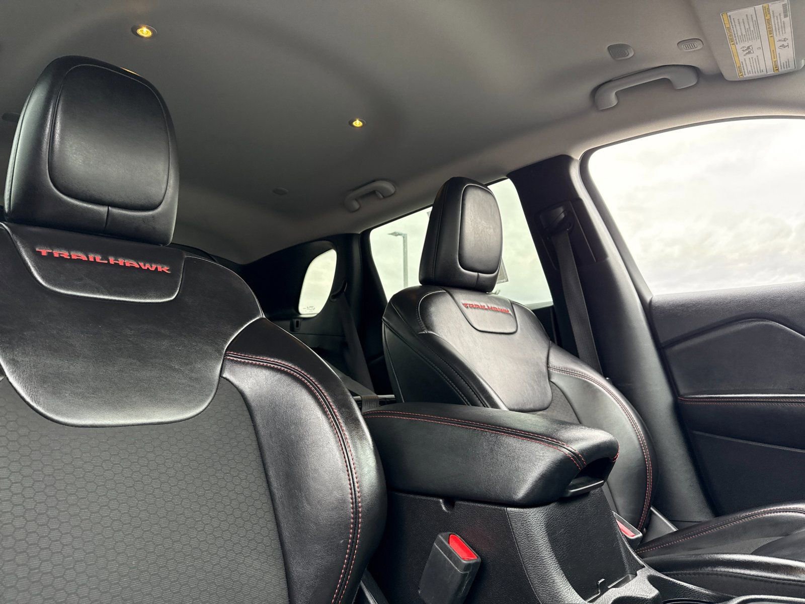 Used 2020 Jeep Cherokee Trailhawk w/ Technology Group image 20