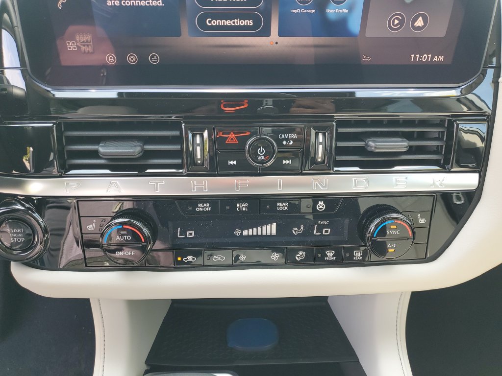 New 2026 Nissan Pathfinder SL FWD image 31