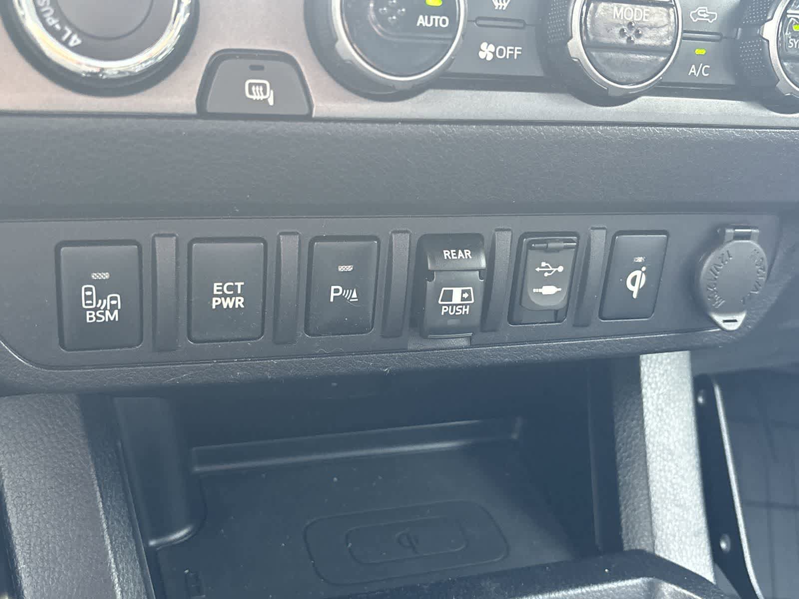 Used 2018 Toyota Tacoma TRD Off-Road image 23