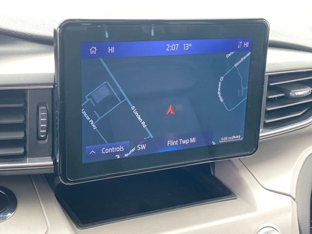 Used 2023 Ford Explorer XLT image 8