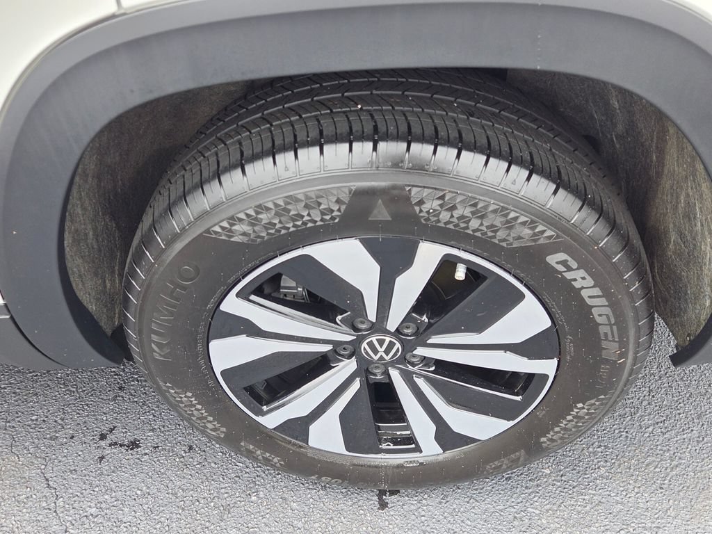 Used 2026 Volkswagen Atlas SE FWD image 12