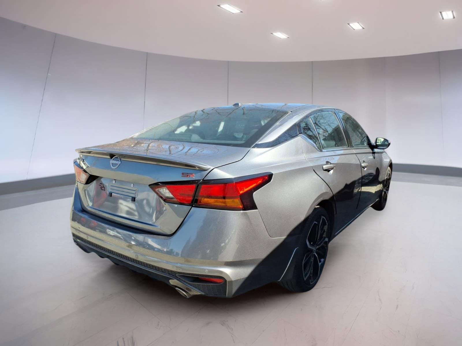 Used 2023 Nissan Altima 2.5 SR FWD image 4