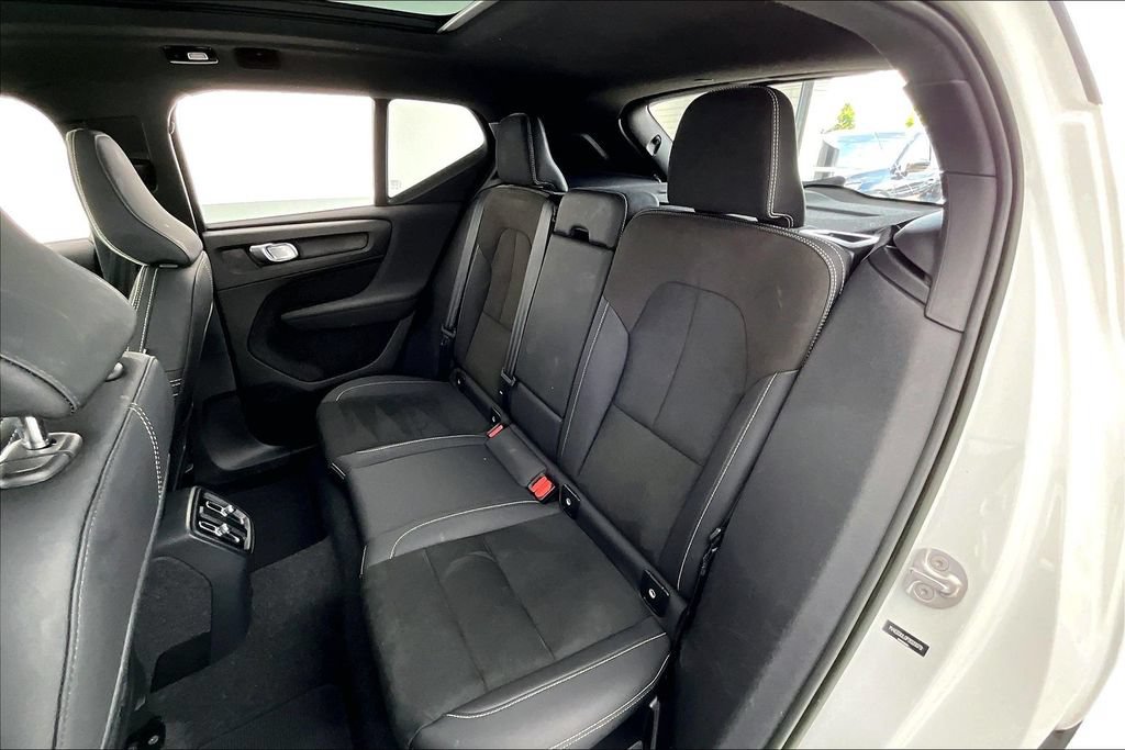 Certified 2023 Volvo XC40 Recharge Plus AWD/4WD image 35