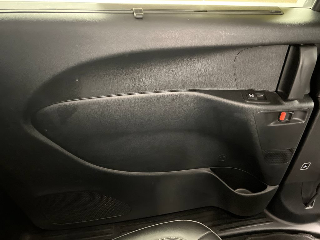 Used 2025 Chrysler Pacifica Select FWD image 24