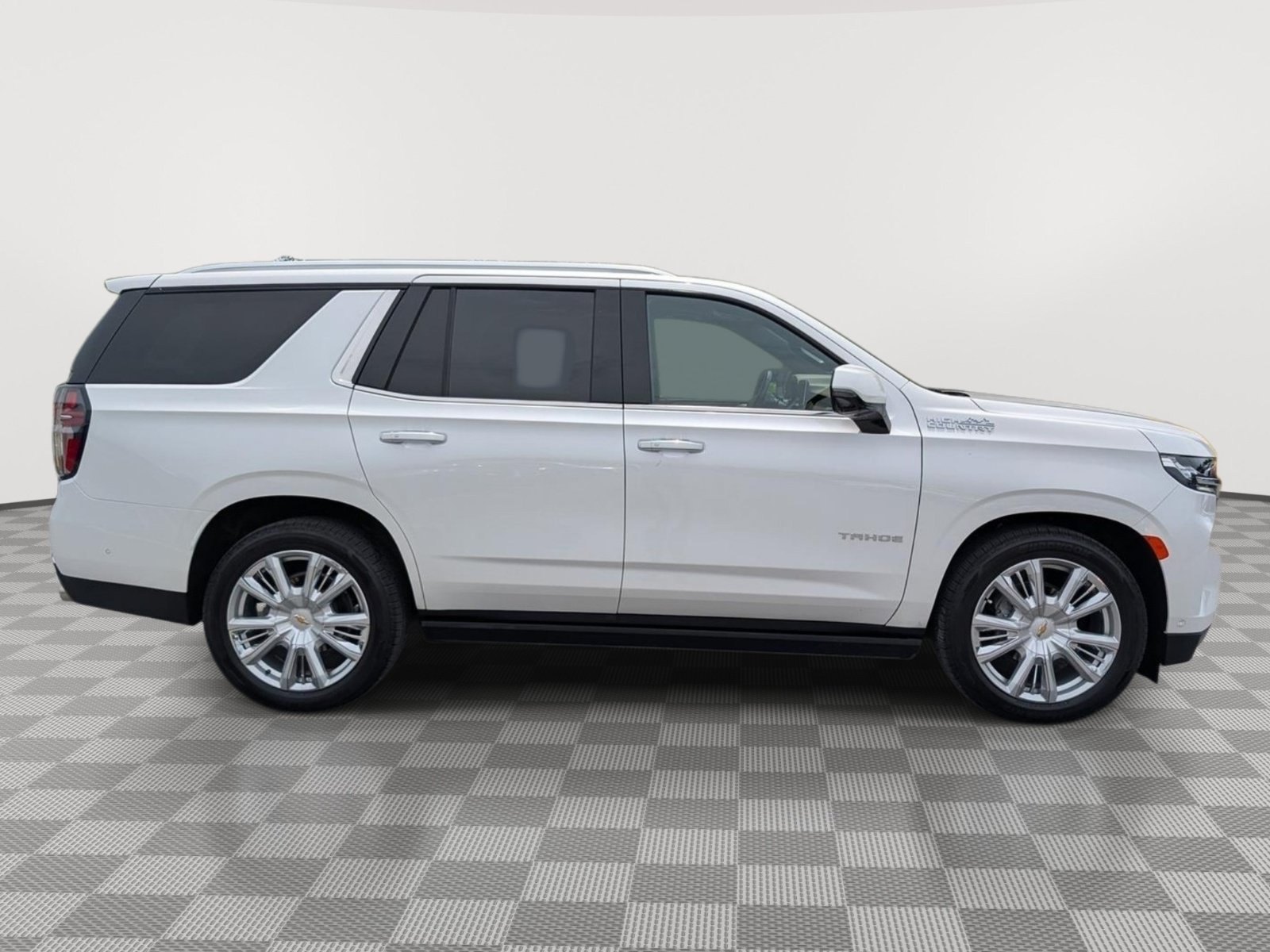 Used 2023 Chevrolet Tahoe High Country w/ Advanced Technology Package AWD/4WD image 6