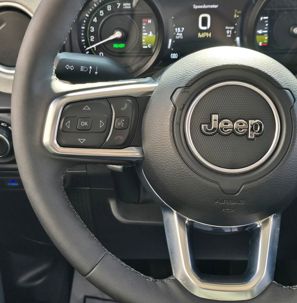 Used 2025 Jeep Wrangler Unlimited Sahara w/ Safety Group image 38