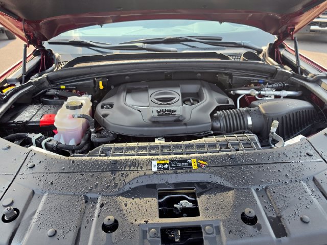 Used 2023 Jeep Grand Cherokee Summit w/ Luxury Tech Group V AWD/4WD image 28