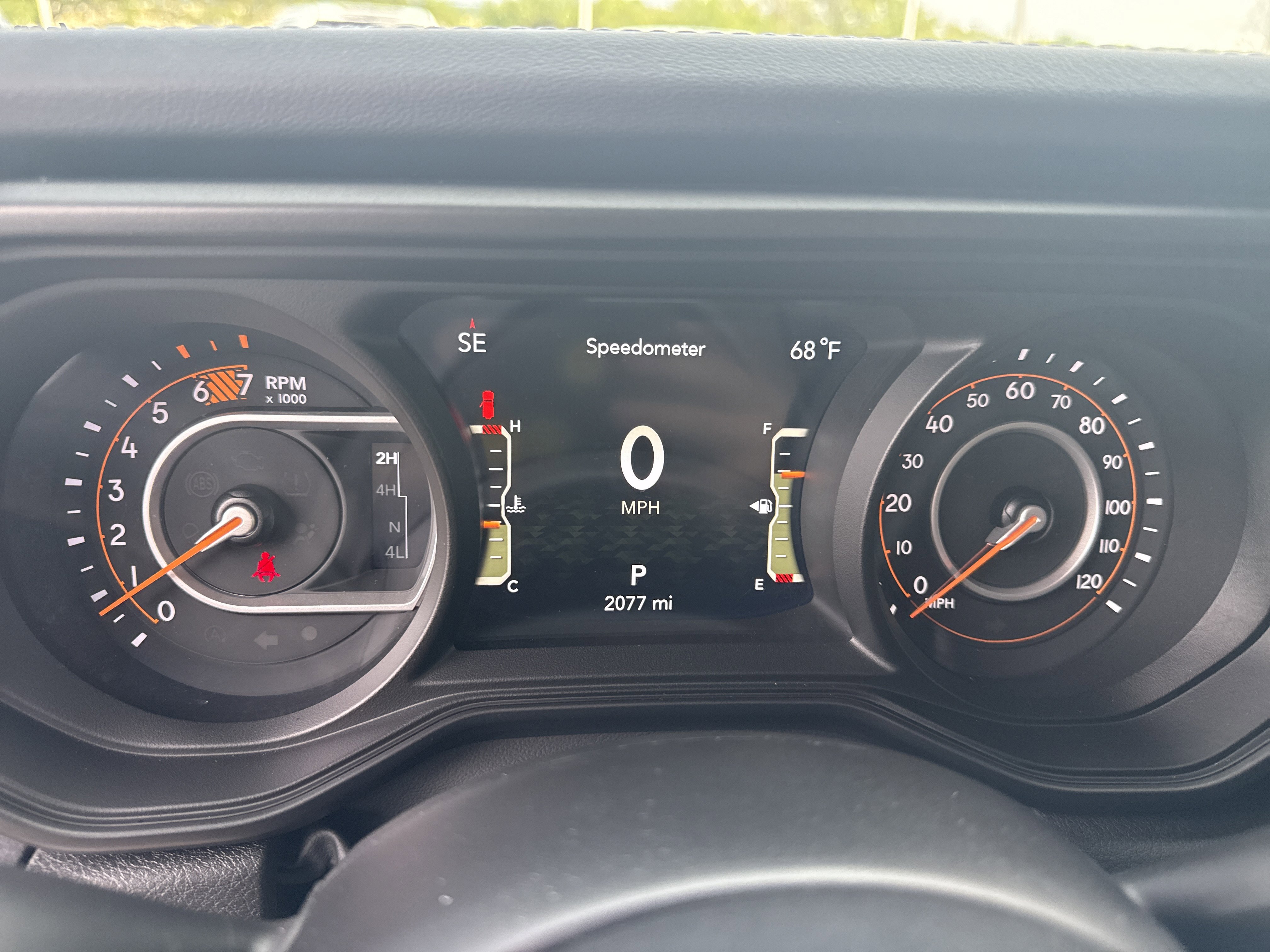 Used 2025 Jeep Wrangler Unlimited Sahara AWD/4WD image 16