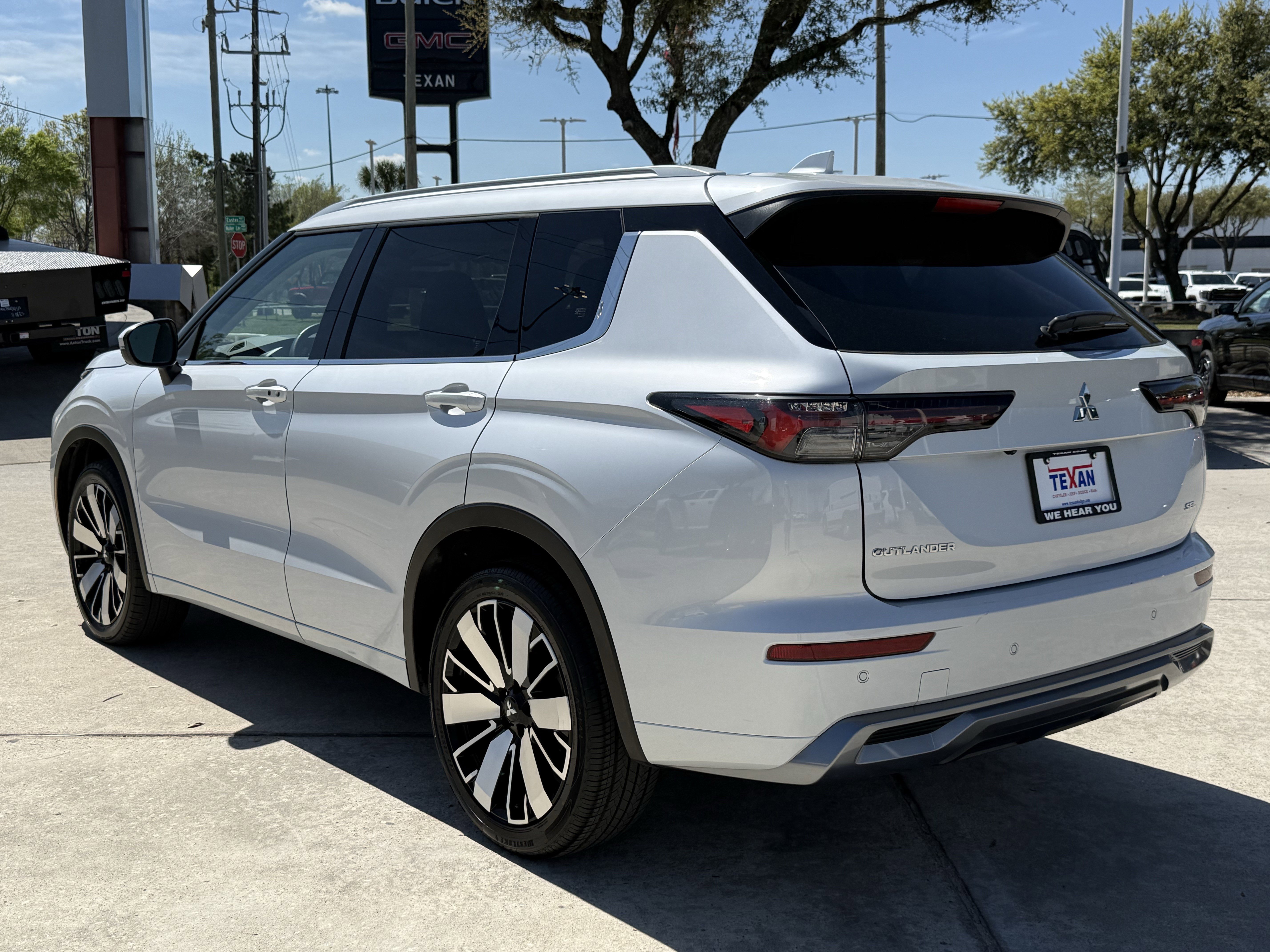 Used 2025 Mitsubishi Outlander SEL image 7