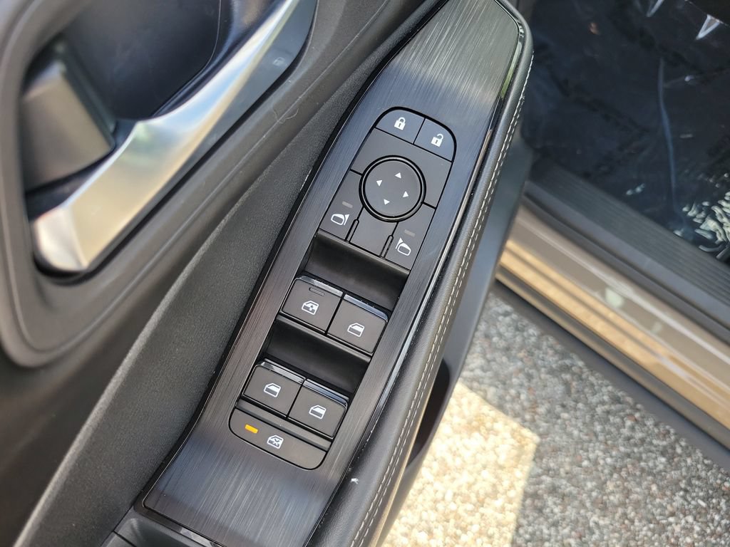 Certified 2024 Nissan Rogue SV FWD image 14