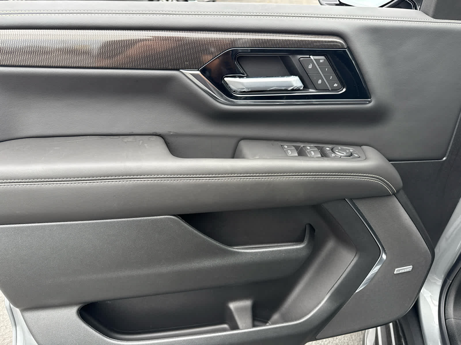 New 2026 GMC Yukon XL Elevation w/ Elevation Premium Package AWD/4WD image 13