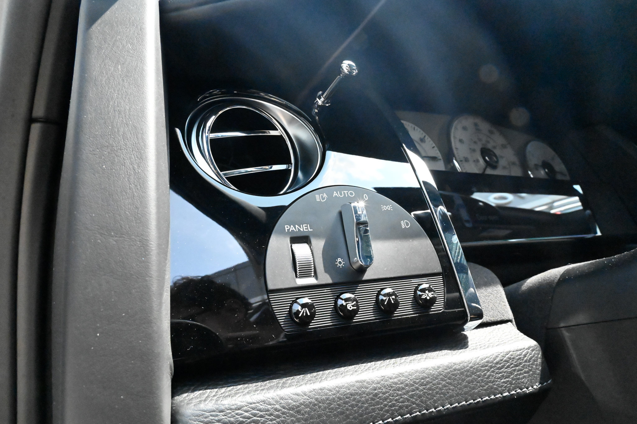 Used 2013 Rolls-Royce Ghost RWD image 30