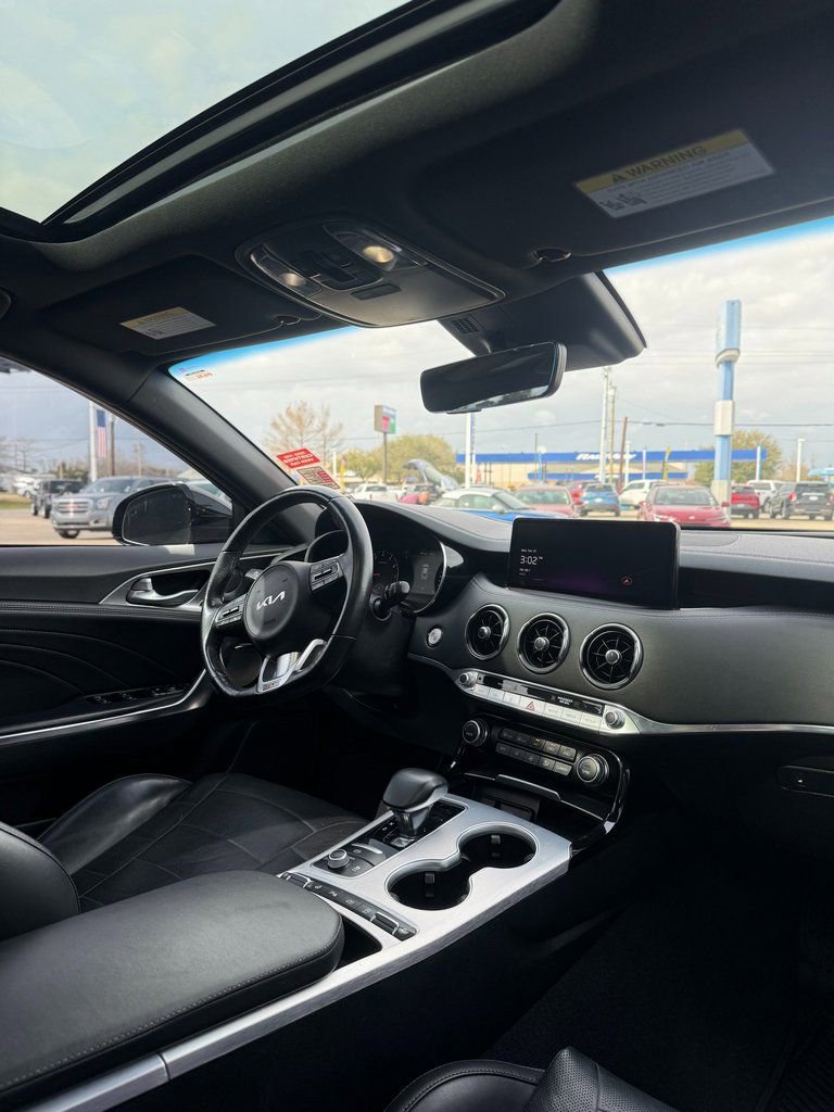 Used 2022 Kia Stinger GT2 image 13